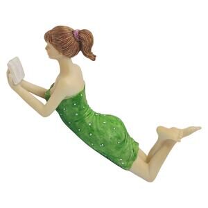 2010 WMG Resin Girl Woman Reading Book Pajama Party Bathing Beauties Green Dress